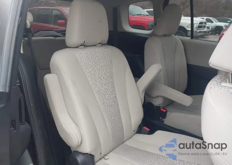 2012 Mazda Mazda5 Touring z USA, uszkodzony, nr VIN JM1CW2CL5C0133158